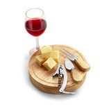 Zestaw do sera w drewnianym pudełku, które może być używane jako deska do sera, widelec i nóż do sera, nóż kelnerski