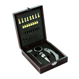 Zestaw do wina 5 el. w drewnianym pudełku, szachy i akcesoria do wina: termometr, pierścień, zatyczka, nóż kelnerski
